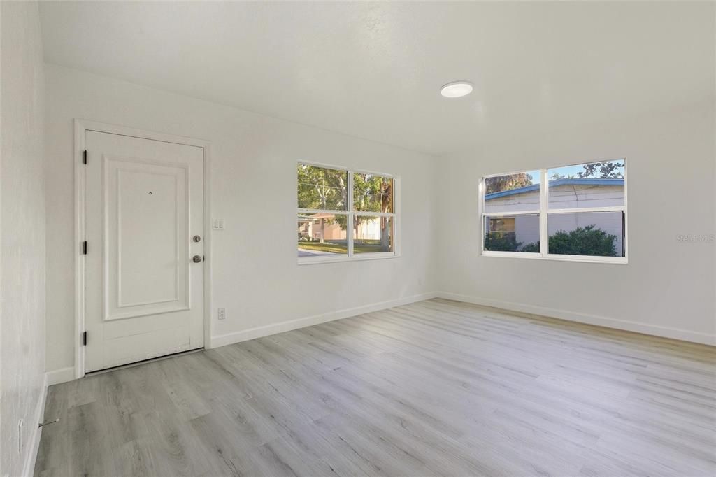 For Sale: $289,990 (3 beds, 2 baths, 1200 Square Feet)