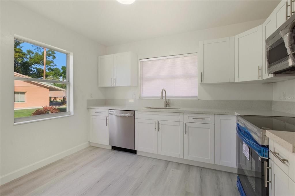 For Sale: $289,990 (3 beds, 2 baths, 1200 Square Feet)