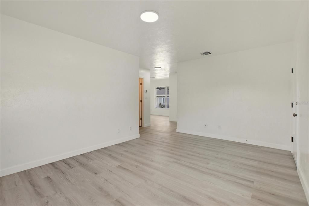 For Sale: $289,990 (3 beds, 2 baths, 1200 Square Feet)