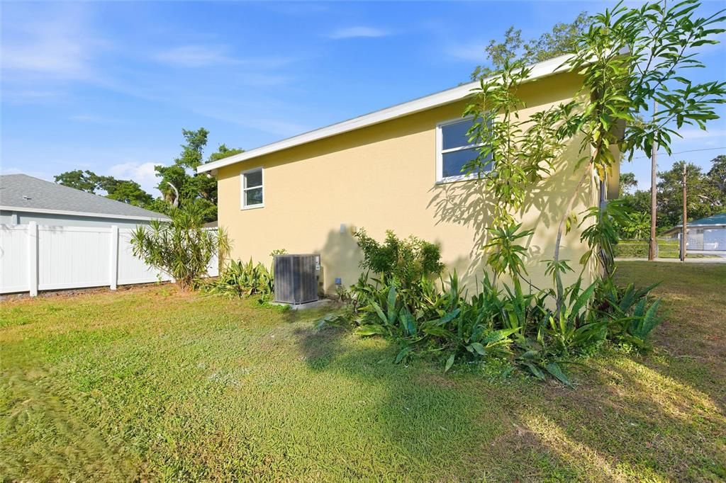 For Sale: $289,990 (3 beds, 2 baths, 1200 Square Feet)