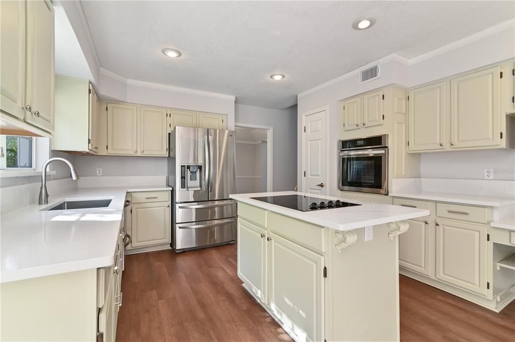 Active With Contract: $500,000 (4 beds, 2 baths, 2916 Square Feet)