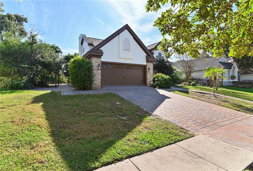 Active With Contract: $500,000 (4 beds, 2 baths, 2916 Square Feet)