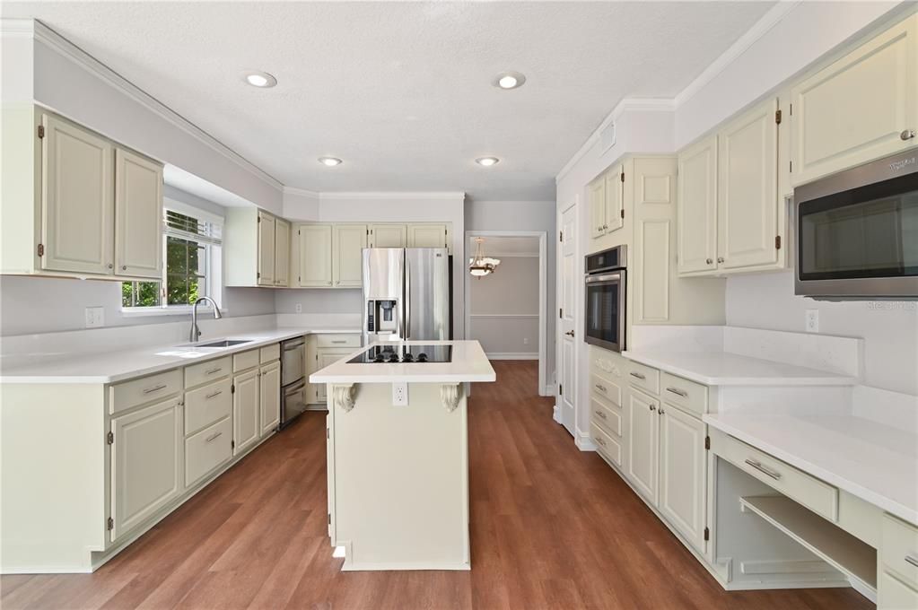 Active With Contract: $500,000 (4 beds, 2 baths, 2916 Square Feet)