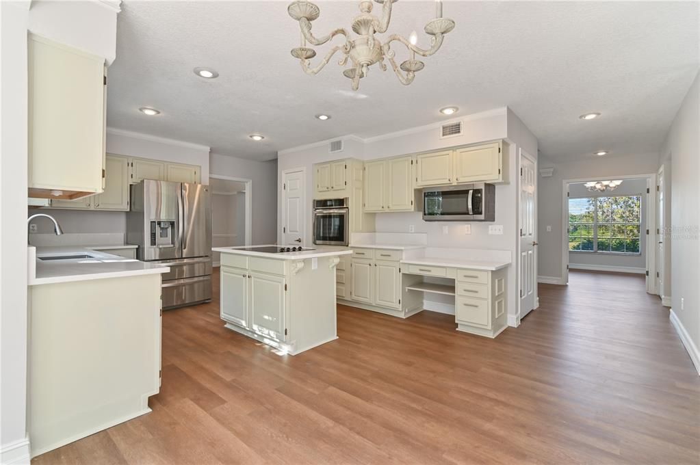 Active With Contract: $500,000 (4 beds, 2 baths, 2916 Square Feet)