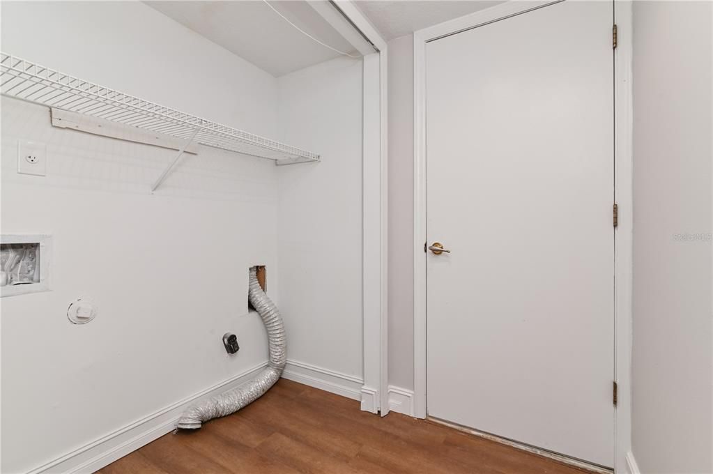 Active With Contract: $500,000 (4 beds, 2 baths, 2916 Square Feet)