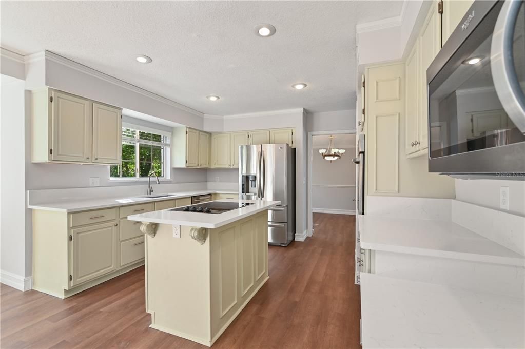 Active With Contract: $500,000 (4 beds, 2 baths, 2916 Square Feet)