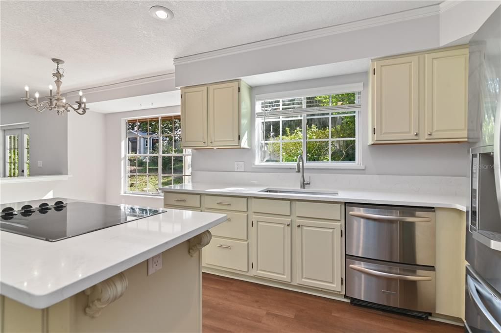 Active With Contract: $500,000 (4 beds, 2 baths, 2916 Square Feet)