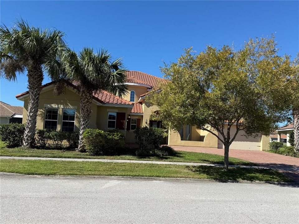 For Rent: $3,895 (5 beds, 5 baths, 5623 Square Feet)