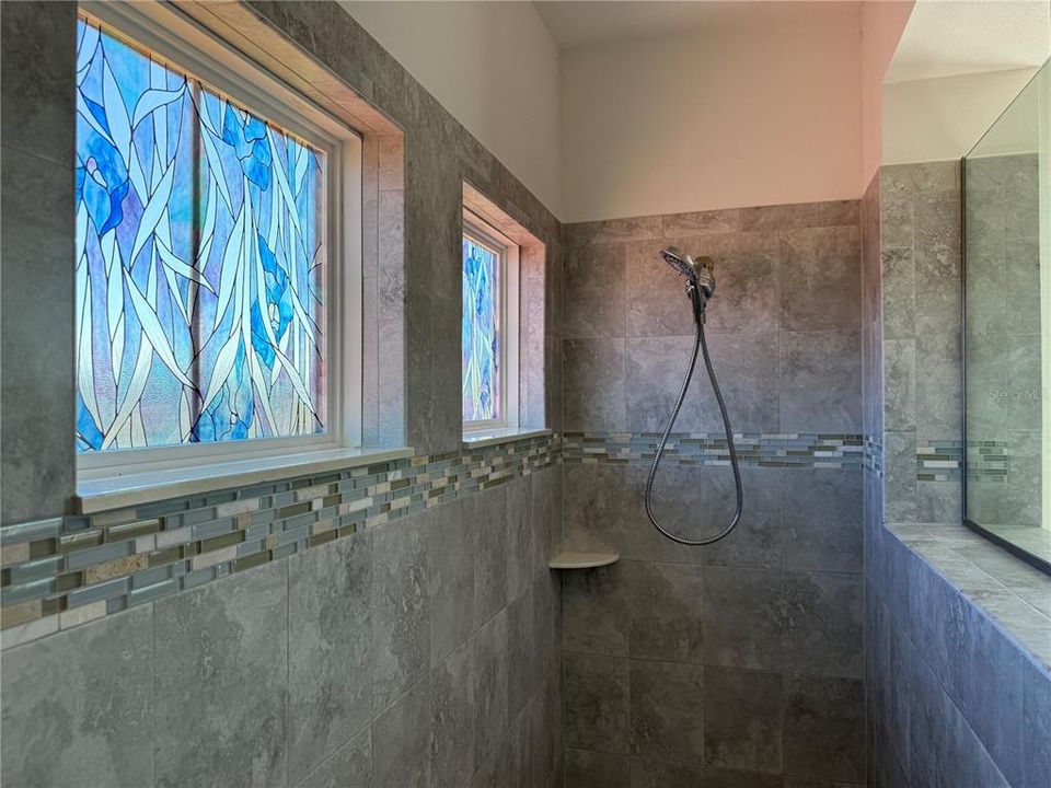 For Rent: $3,895 (5 beds, 5 baths, 5623 Square Feet)