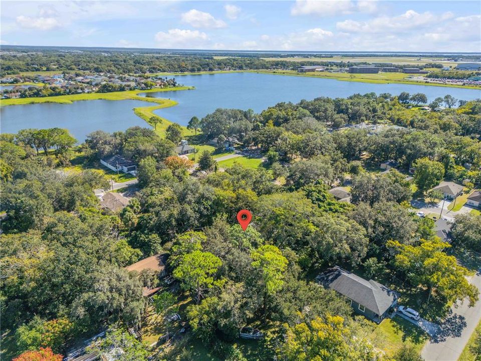 Под контрактом: $242,000 (4 спален, 2 ванн, 1164 Квадратных фут)