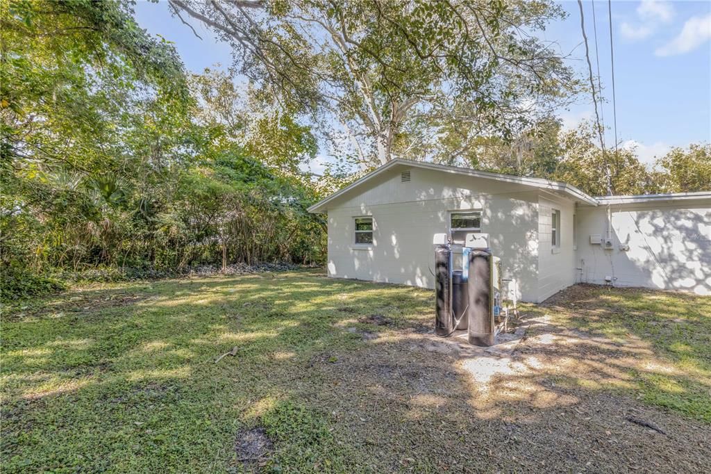 Под контрактом: $242,000 (4 спален, 2 ванн, 1164 Квадратных фут)