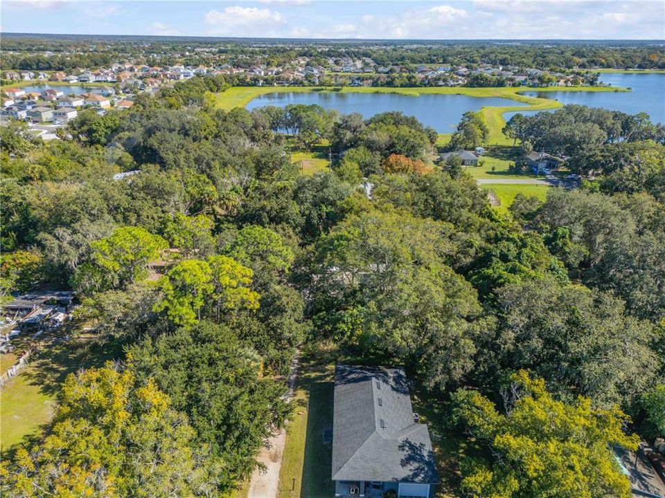 Под контрактом: $242,000 (4 спален, 2 ванн, 1164 Квадратных фут)