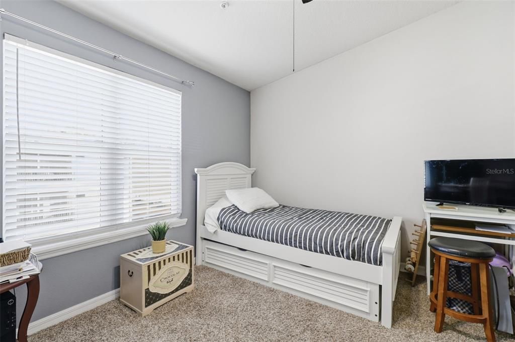 На продажу: $219,000 (2 спален, 2 ванн, 1060 Квадратных фут)