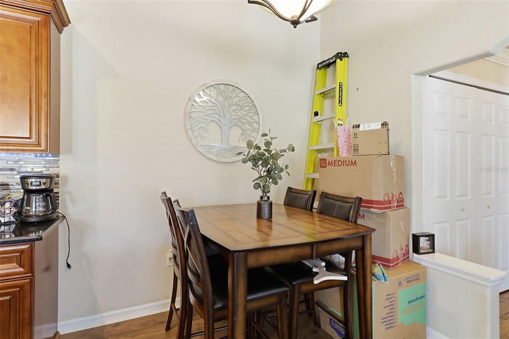 На продажу: $219,000 (2 спален, 2 ванн, 1060 Квадратных фут)