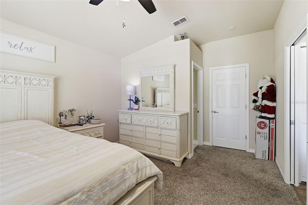 На продажу: $219,000 (2 спален, 2 ванн, 1060 Квадратных фут)