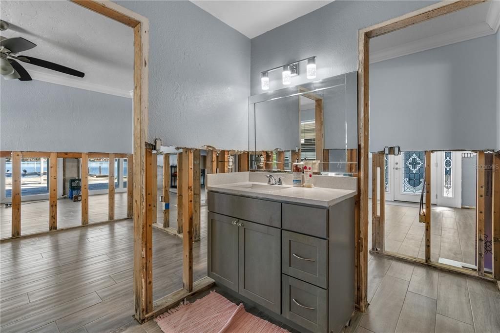 En Venta: $999,000 (3 camas, 2 baños, 1887 Pies cuadrados)