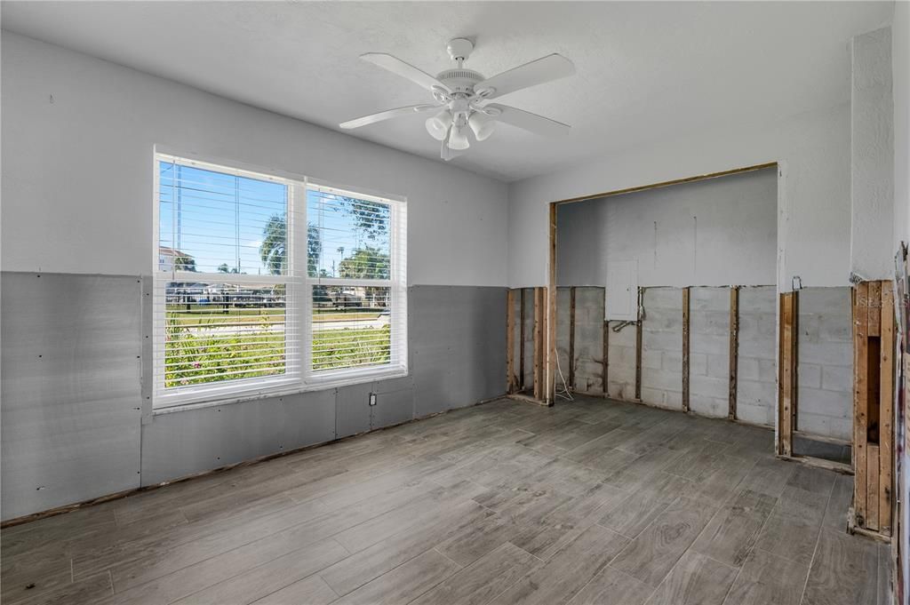 En Venta: $999,000 (3 camas, 2 baños, 1887 Pies cuadrados)