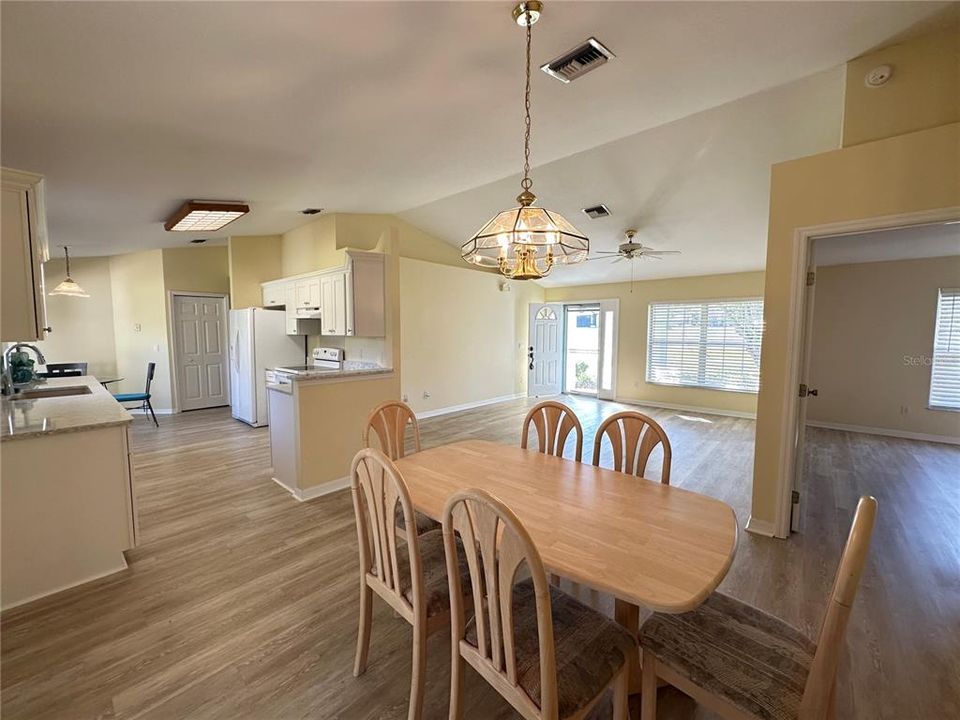 For Rent: $2,000 (3 beds, 2 baths, 1446 Square Feet)