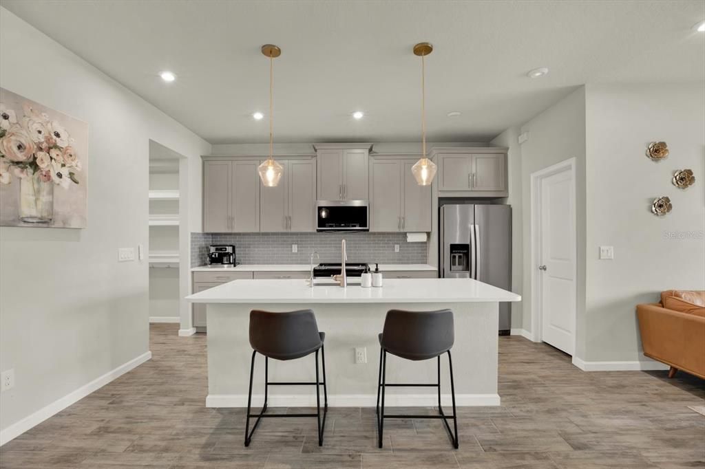 En Renta: $2,650 (3 camas, 2 baños, 2100 Pies cuadrados)