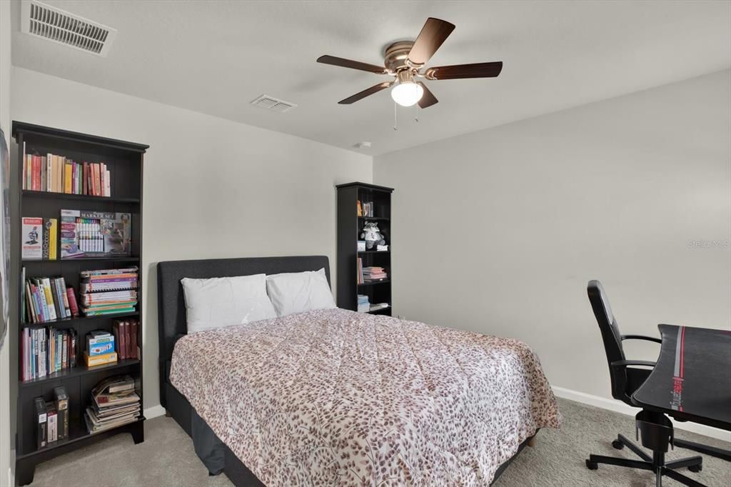 En Renta: $2,650 (3 camas, 2 baños, 2100 Pies cuadrados)