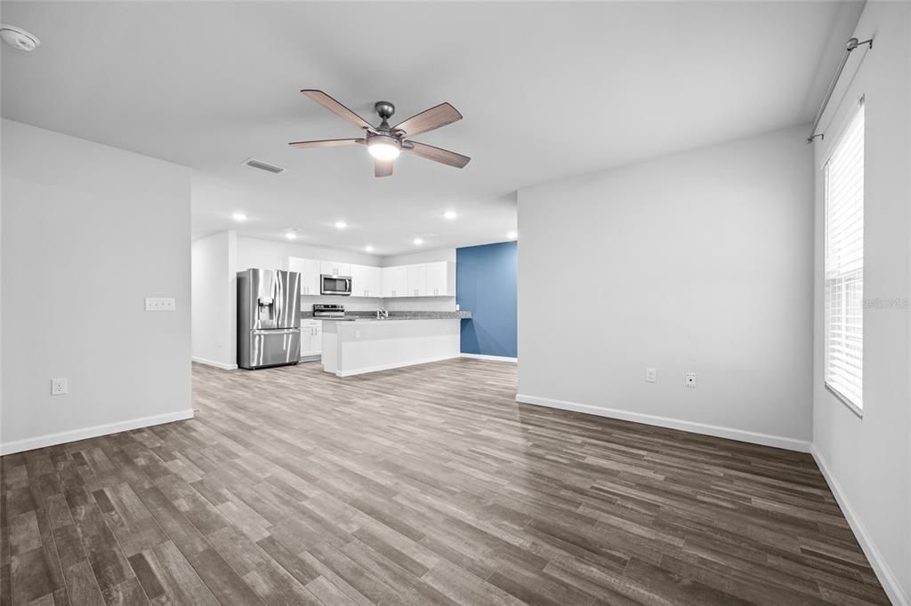 En Venta: $339,500 (4 camas, 2 baños, 1602 Pies cuadrados)