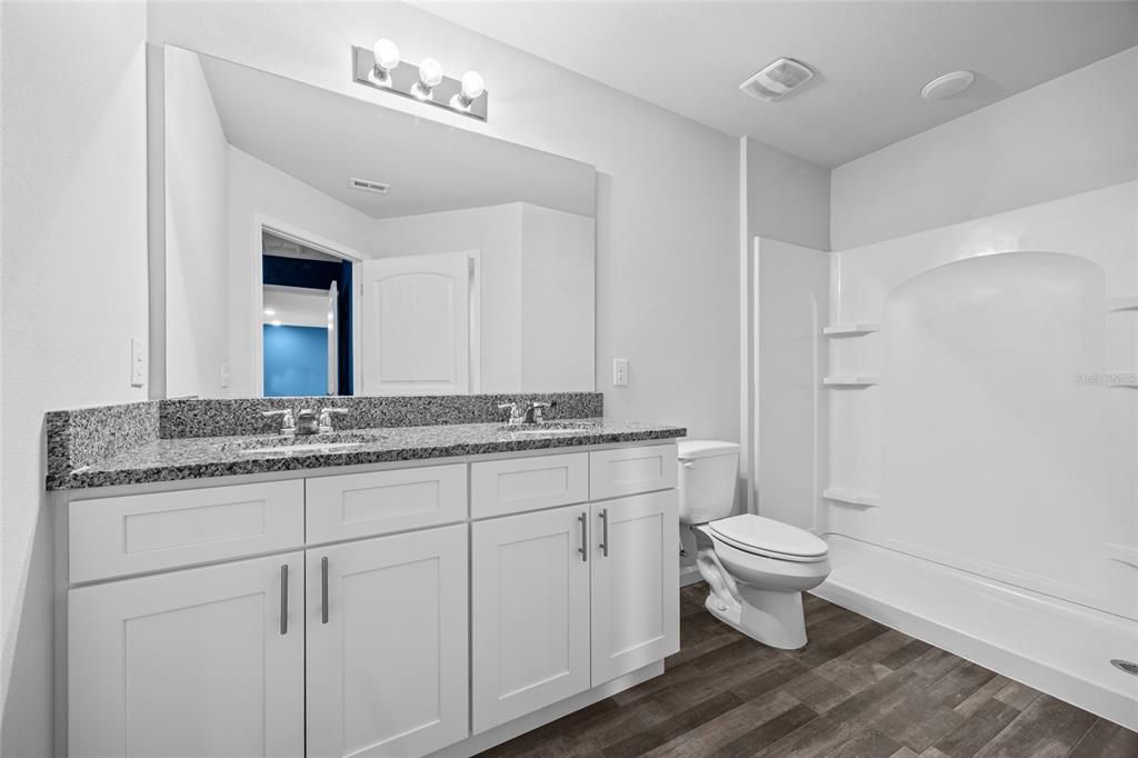 En Venta: $339,500 (4 camas, 2 baños, 1602 Pies cuadrados)