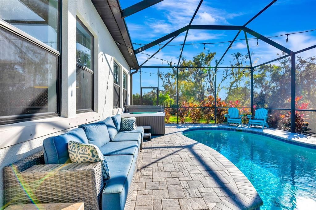 En Venta: $1,045,000 (5 camas, 4 baños, 3336 Pies cuadrados)