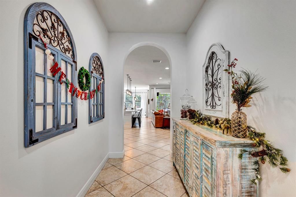 En Venta: $1,045,000 (5 camas, 4 baños, 3336 Pies cuadrados)