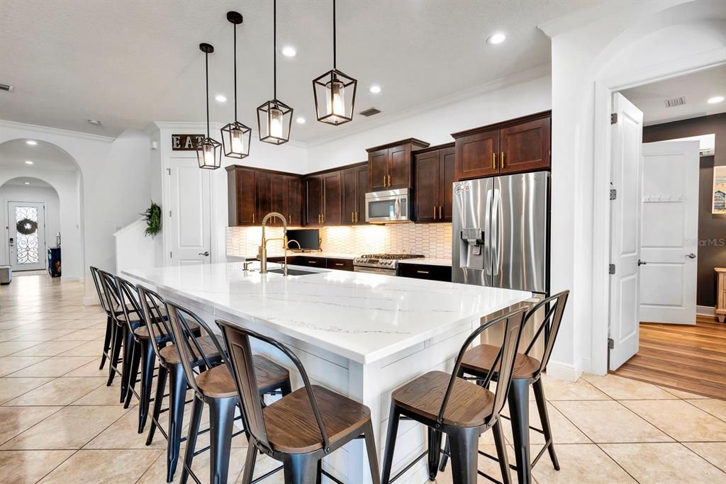 En Venta: $1,045,000 (5 camas, 4 baños, 3336 Pies cuadrados)