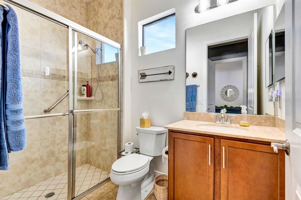 En Venta: $1,045,000 (5 camas, 4 baños, 3336 Pies cuadrados)