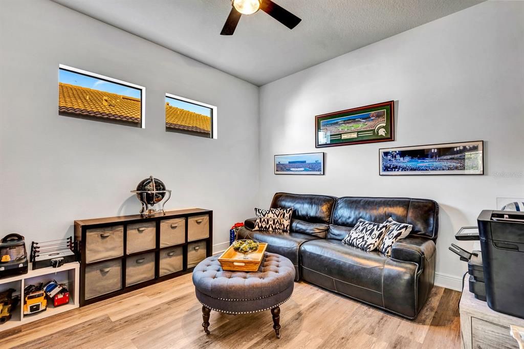 En Venta: $1,045,000 (5 camas, 4 baños, 3336 Pies cuadrados)