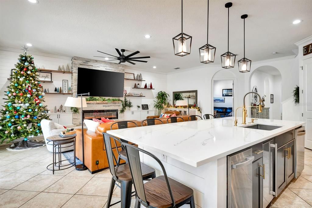 En Venta: $1,045,000 (5 camas, 4 baños, 3336 Pies cuadrados)