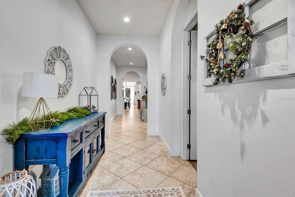 En Venta: $1,045,000 (5 camas, 4 baños, 3336 Pies cuadrados)