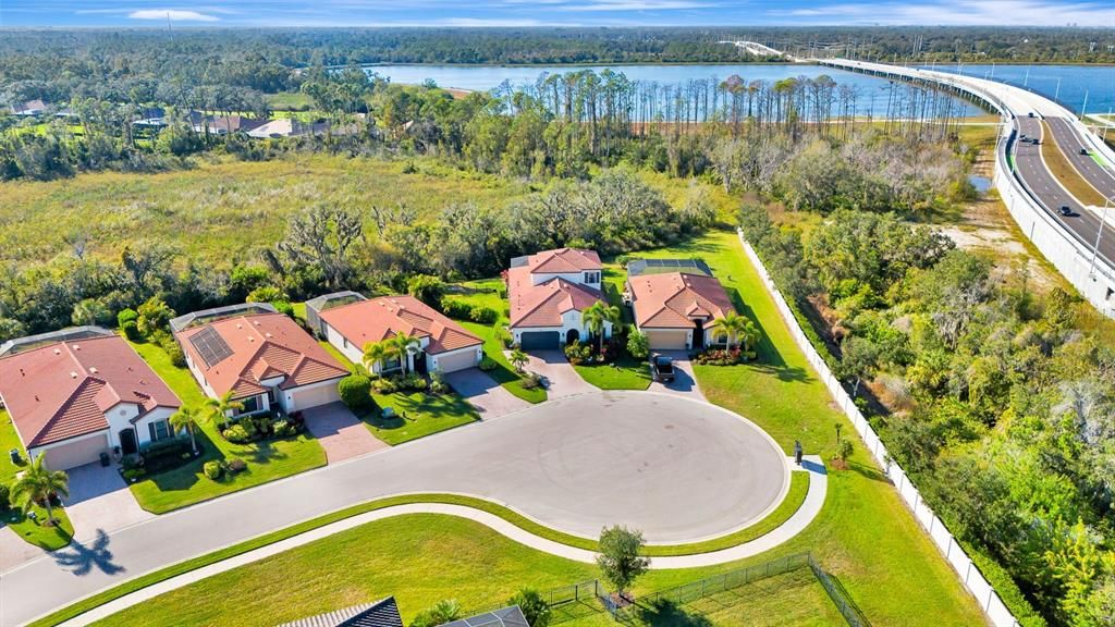 En Venta: $1,045,000 (5 camas, 4 baños, 3336 Pies cuadrados)