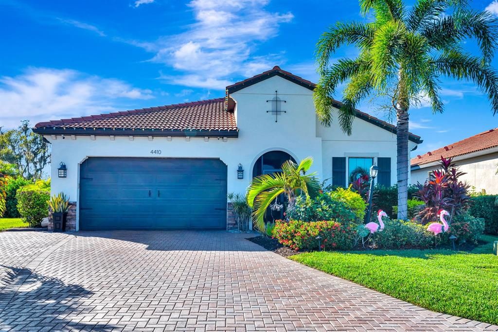 En Venta: $1,045,000 (5 camas, 4 baños, 3336 Pies cuadrados)