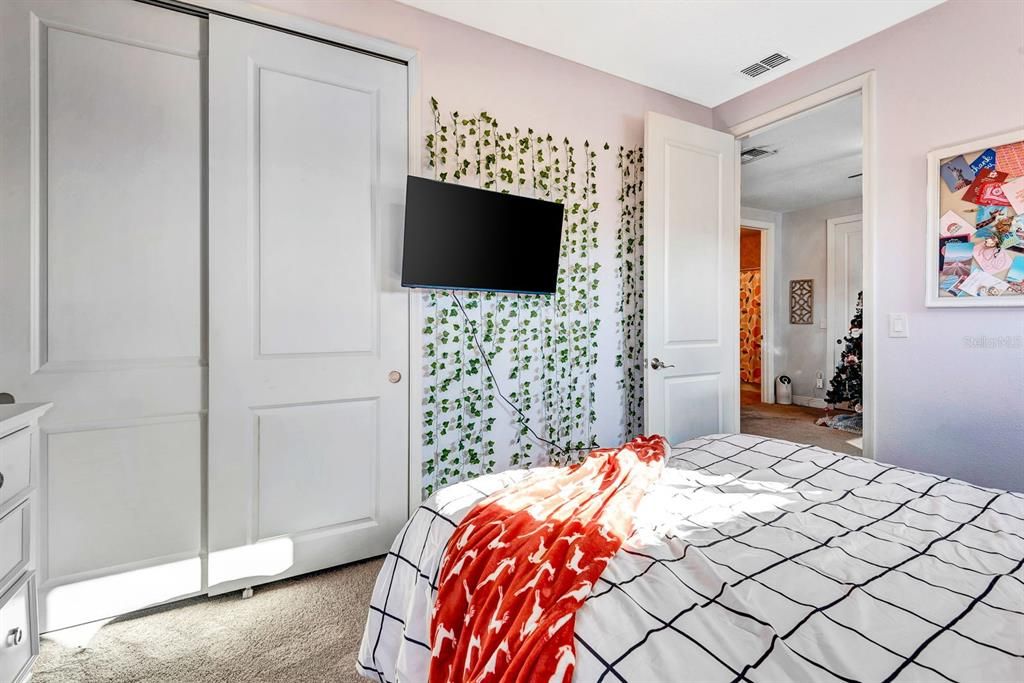 En Venta: $1,045,000 (5 camas, 4 baños, 3336 Pies cuadrados)