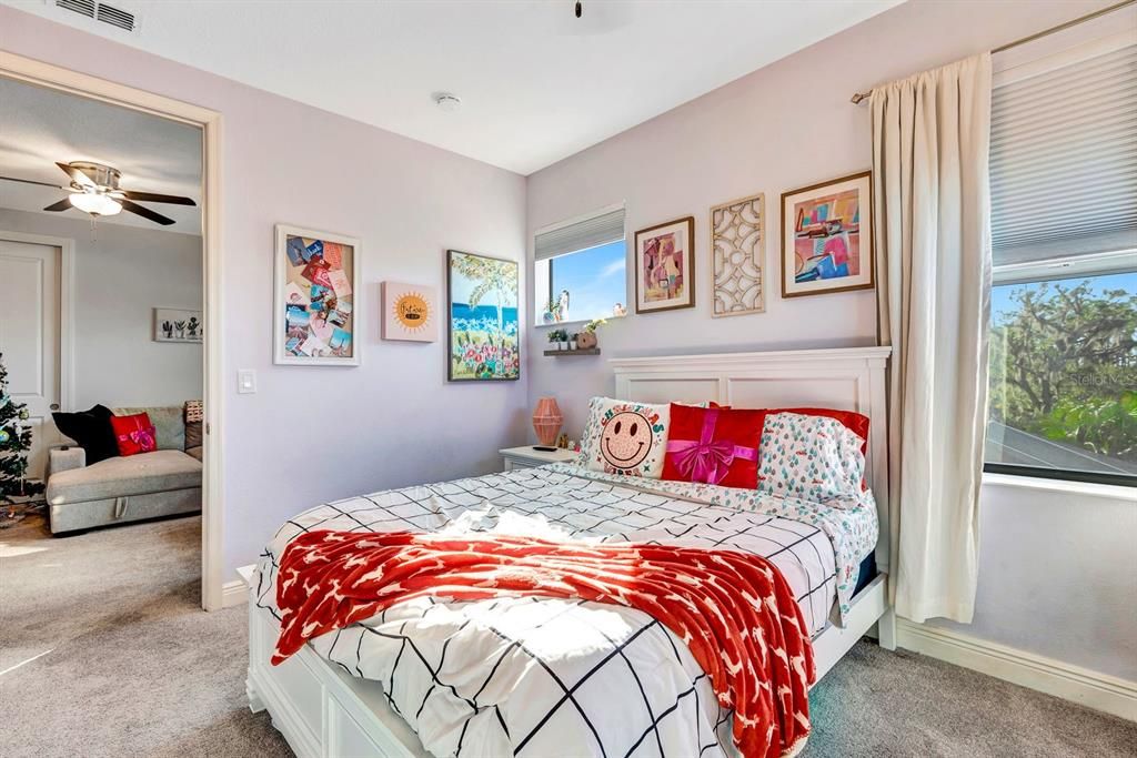 En Venta: $1,045,000 (5 camas, 4 baños, 3336 Pies cuadrados)