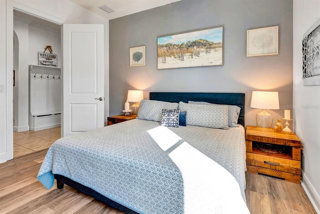 En Venta: $1,045,000 (5 camas, 4 baños, 3336 Pies cuadrados)