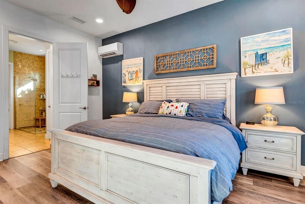 En Venta: $1,045,000 (5 camas, 4 baños, 3336 Pies cuadrados)