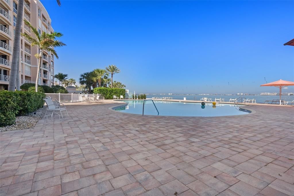 En Venta: $2,399,000 (3 camas, 2 baños, 3028 Pies cuadrados)