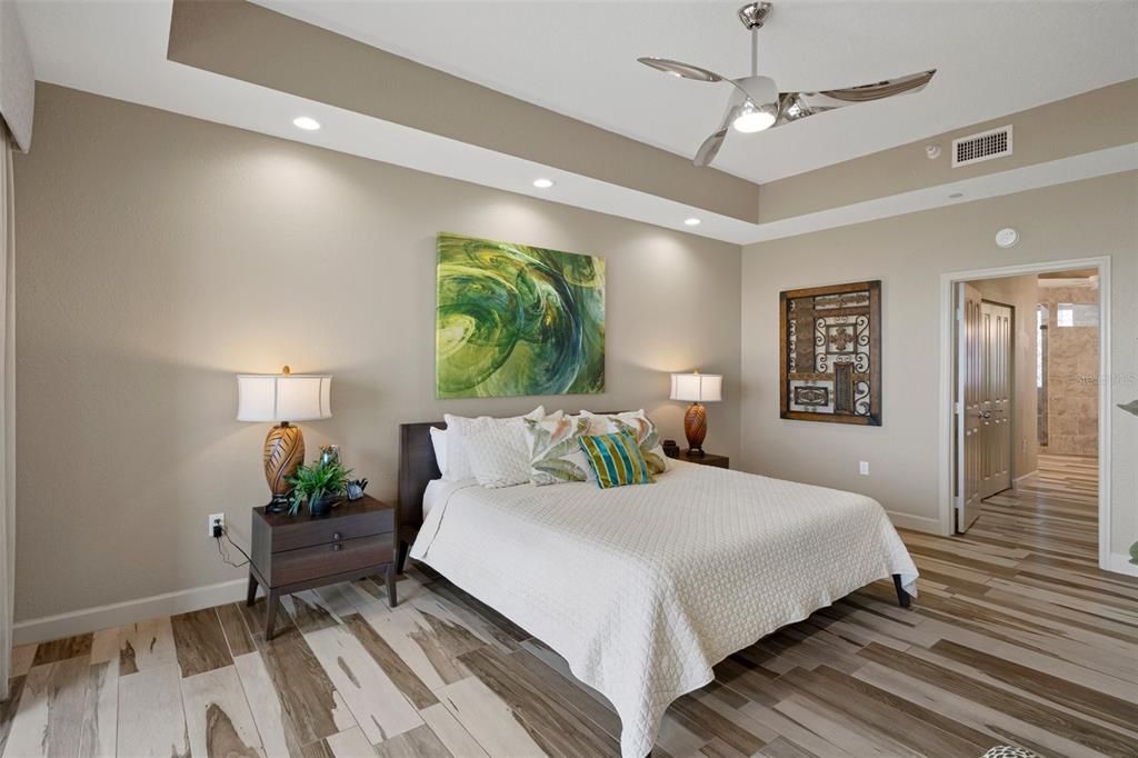 En Venta: $2,399,000 (3 camas, 2 baños, 3028 Pies cuadrados)