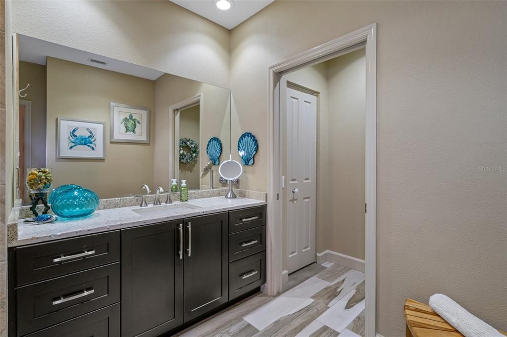 En Venta: $2,399,000 (3 camas, 2 baños, 3028 Pies cuadrados)