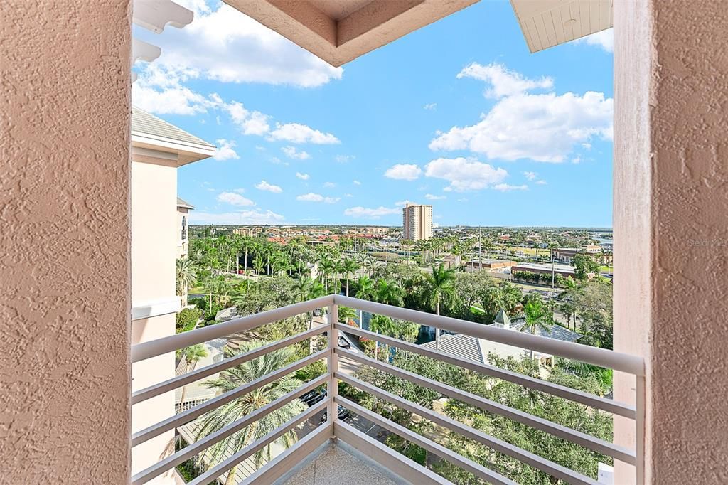 En Venta: $2,399,000 (3 camas, 2 baños, 3028 Pies cuadrados)