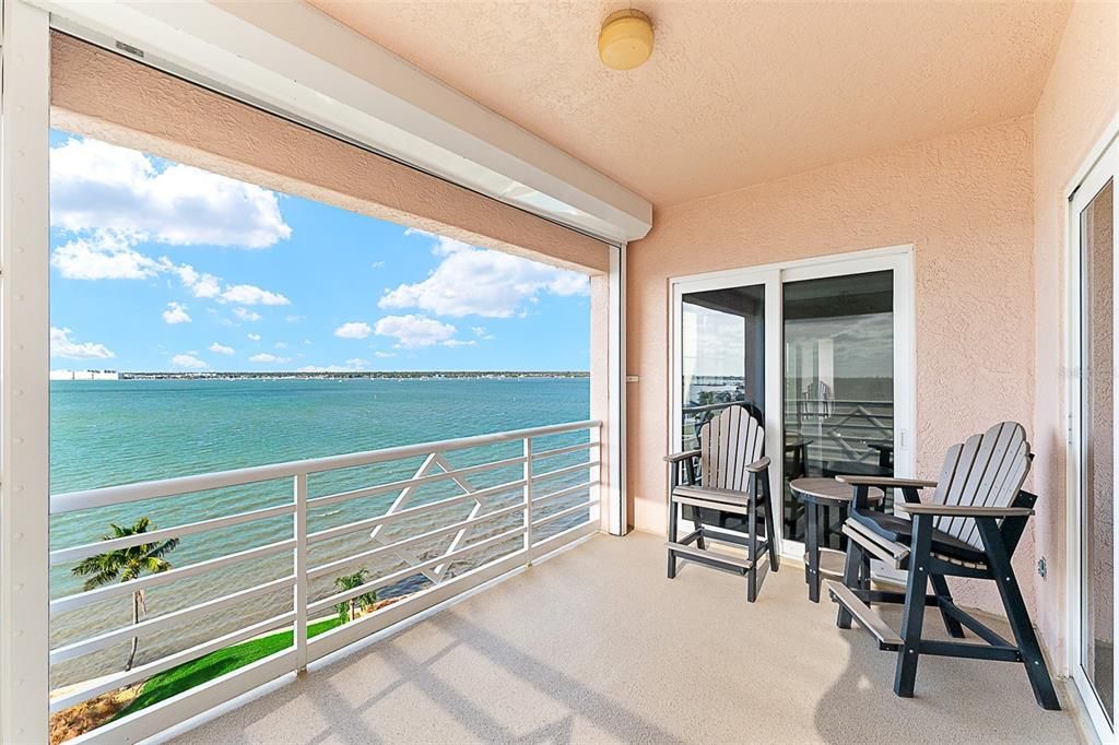 En Venta: $2,399,000 (3 camas, 2 baños, 3028 Pies cuadrados)