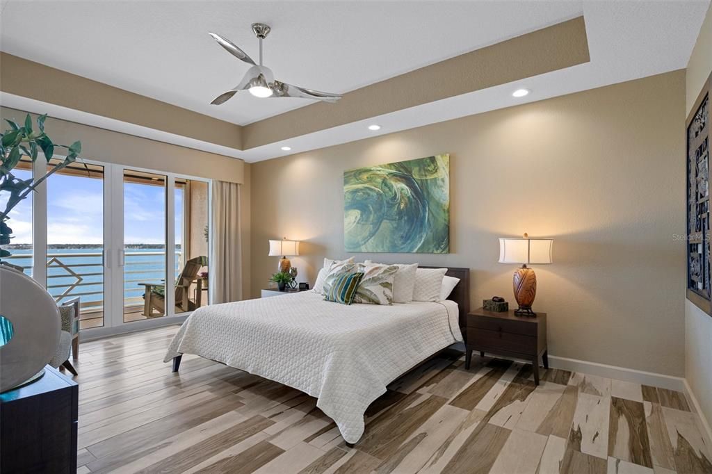 En Venta: $2,399,000 (3 camas, 2 baños, 3028 Pies cuadrados)