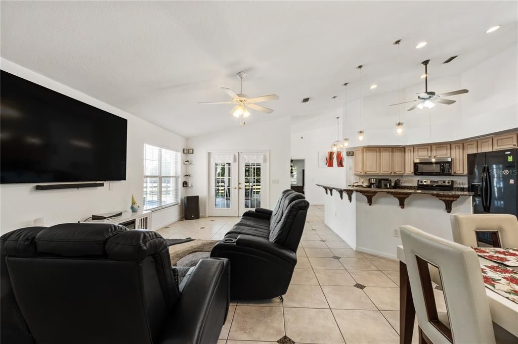 For Sale: $449,900 (4 beds, 2 baths, 2122 Square Feet)