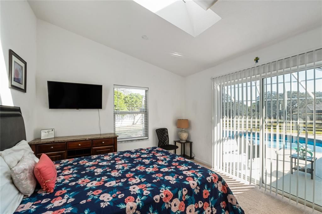 For Sale: $449,900 (4 beds, 2 baths, 2122 Square Feet)