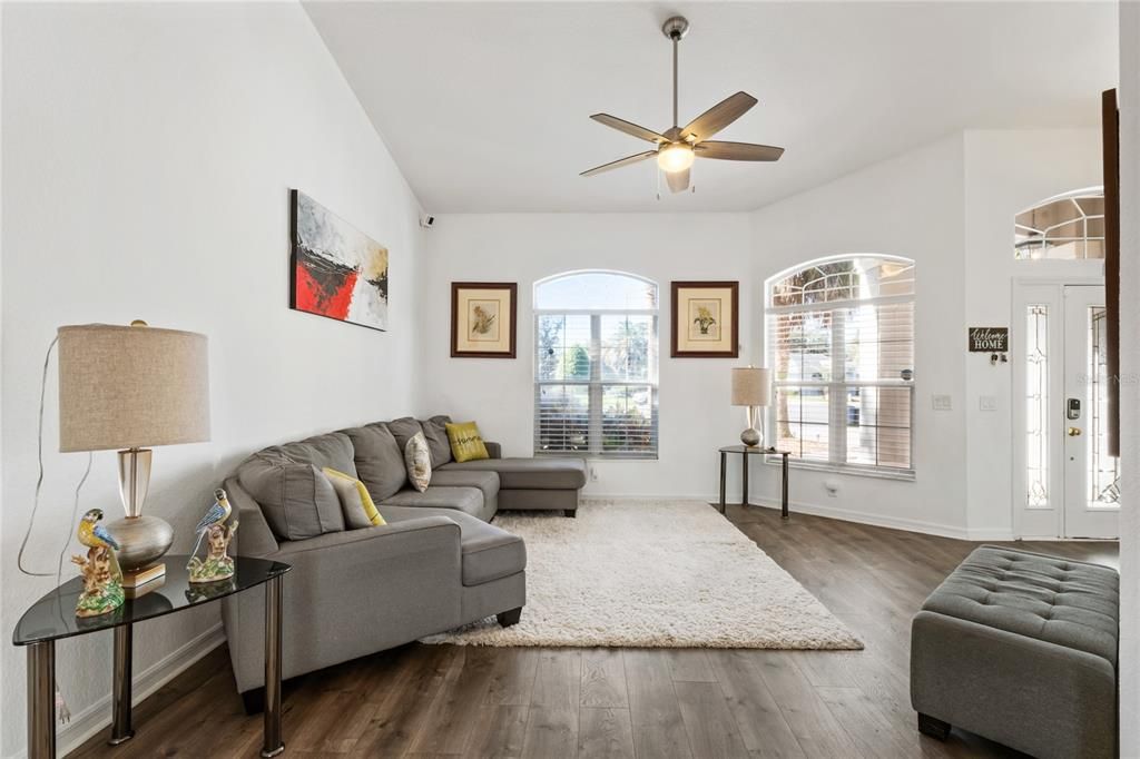 For Sale: $449,900 (4 beds, 2 baths, 2122 Square Feet)