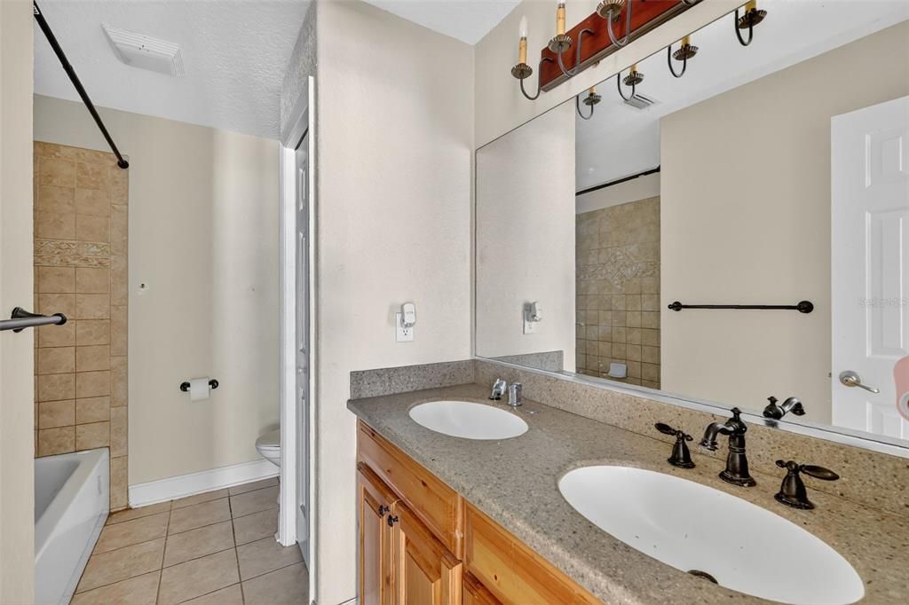 For Sale: $700,000 (4 beds, 2 baths, 2892 Square Feet)