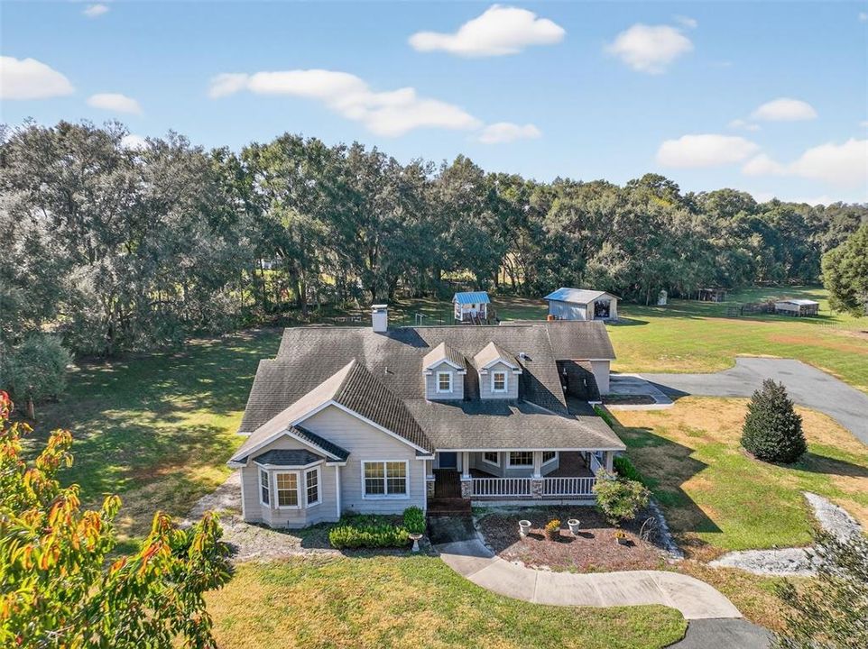 For Sale: $700,000 (4 beds, 2 baths, 2892 Square Feet)